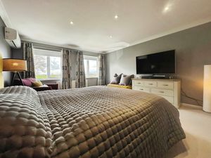 Photo 8- click for photo gallery